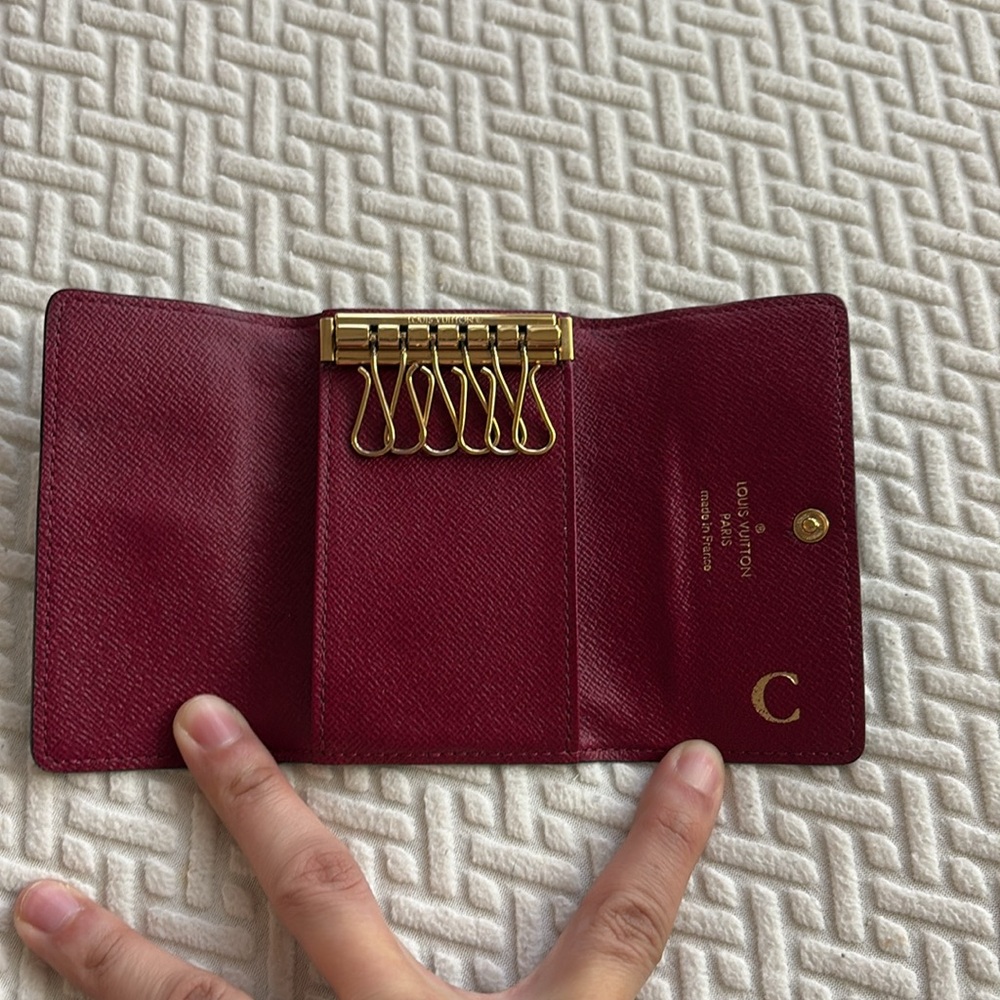 Louis Vuitton 6 Ring Key Holder - Picture 11 of 14